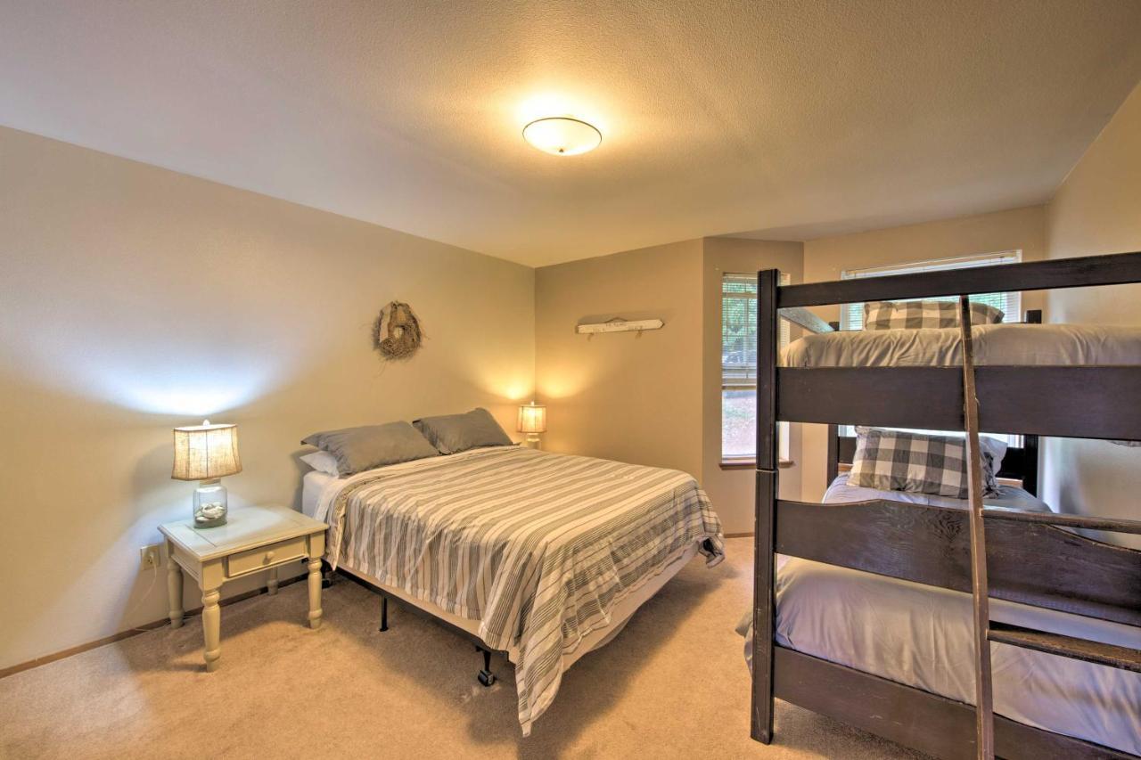 Warm Beach Hideaway With Private Beach! Stanwood Exterior photo