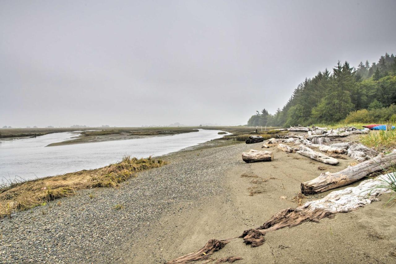 Warm Beach Hideaway With Private Beach! Stanwood Exterior photo