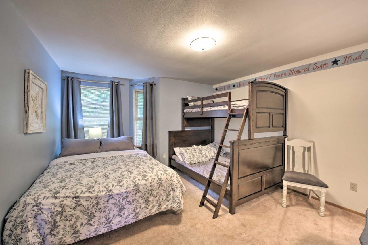 Warm Beach Hideaway With Private Beach! Stanwood Exterior photo